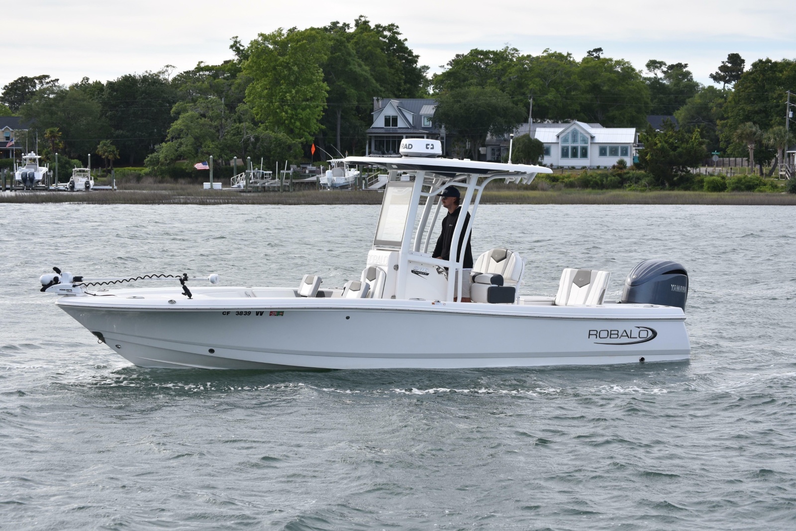 2022 Robalo 246 Cayman