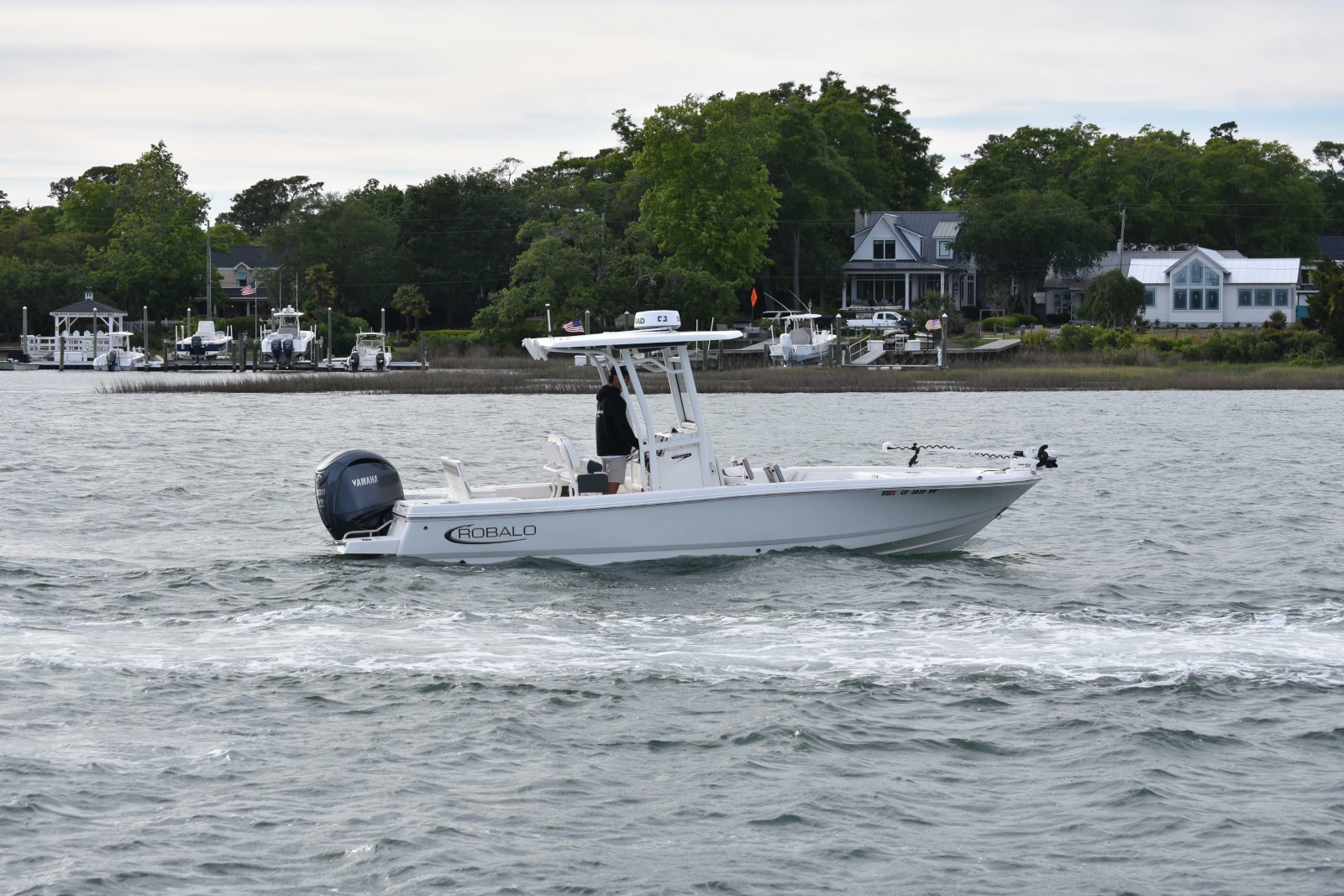 2022 Robalo 246 Cayman