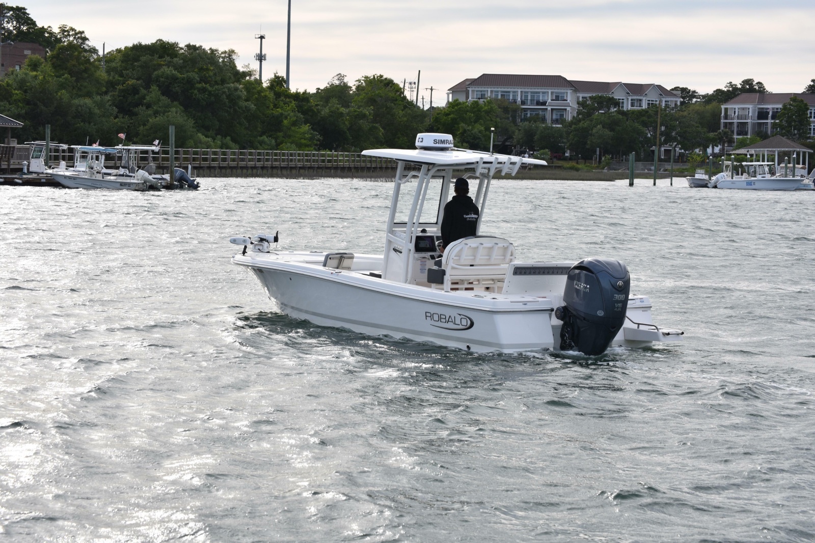 2022 Robalo 246 Cayman
