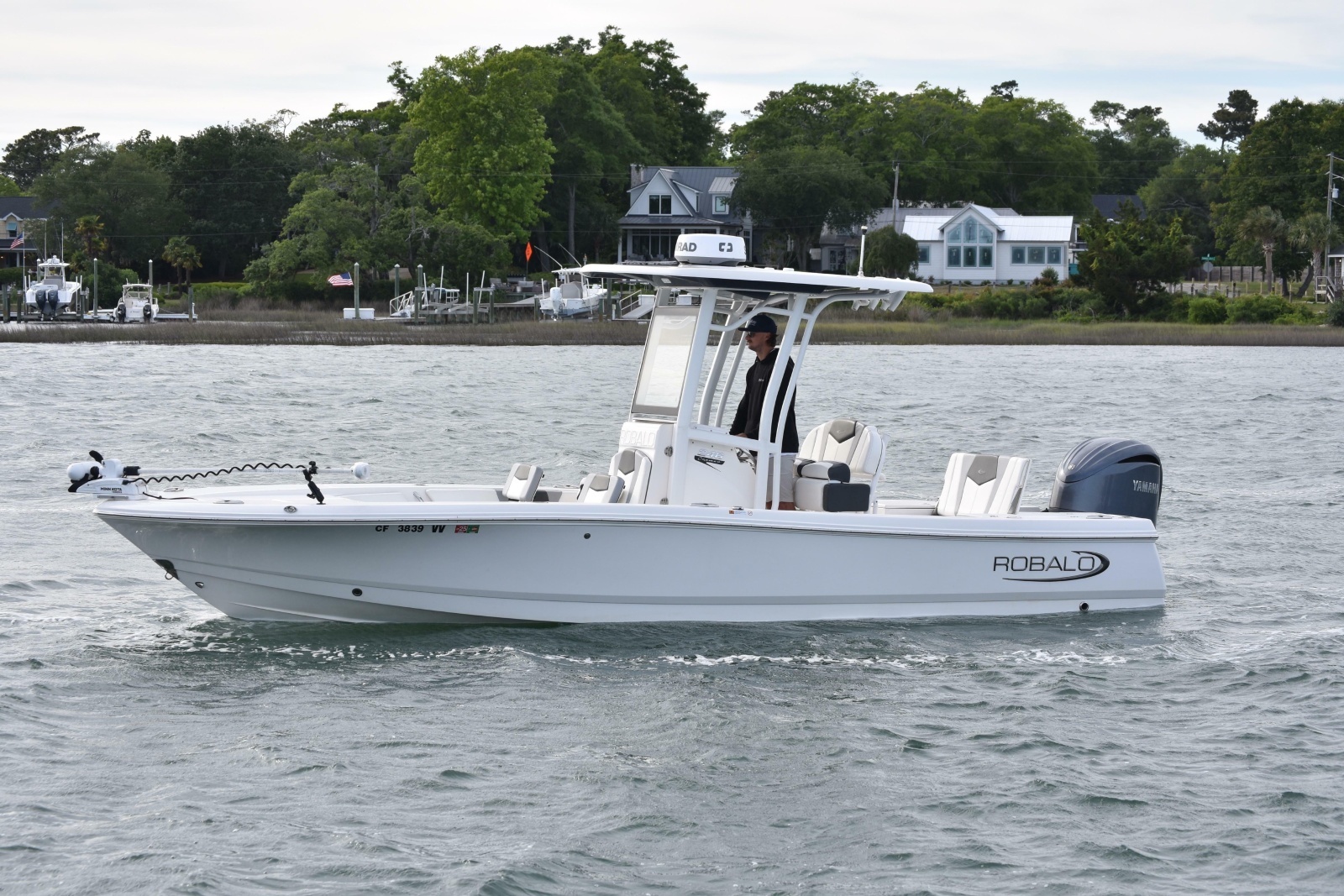 2022 Robalo 246 Cayman
