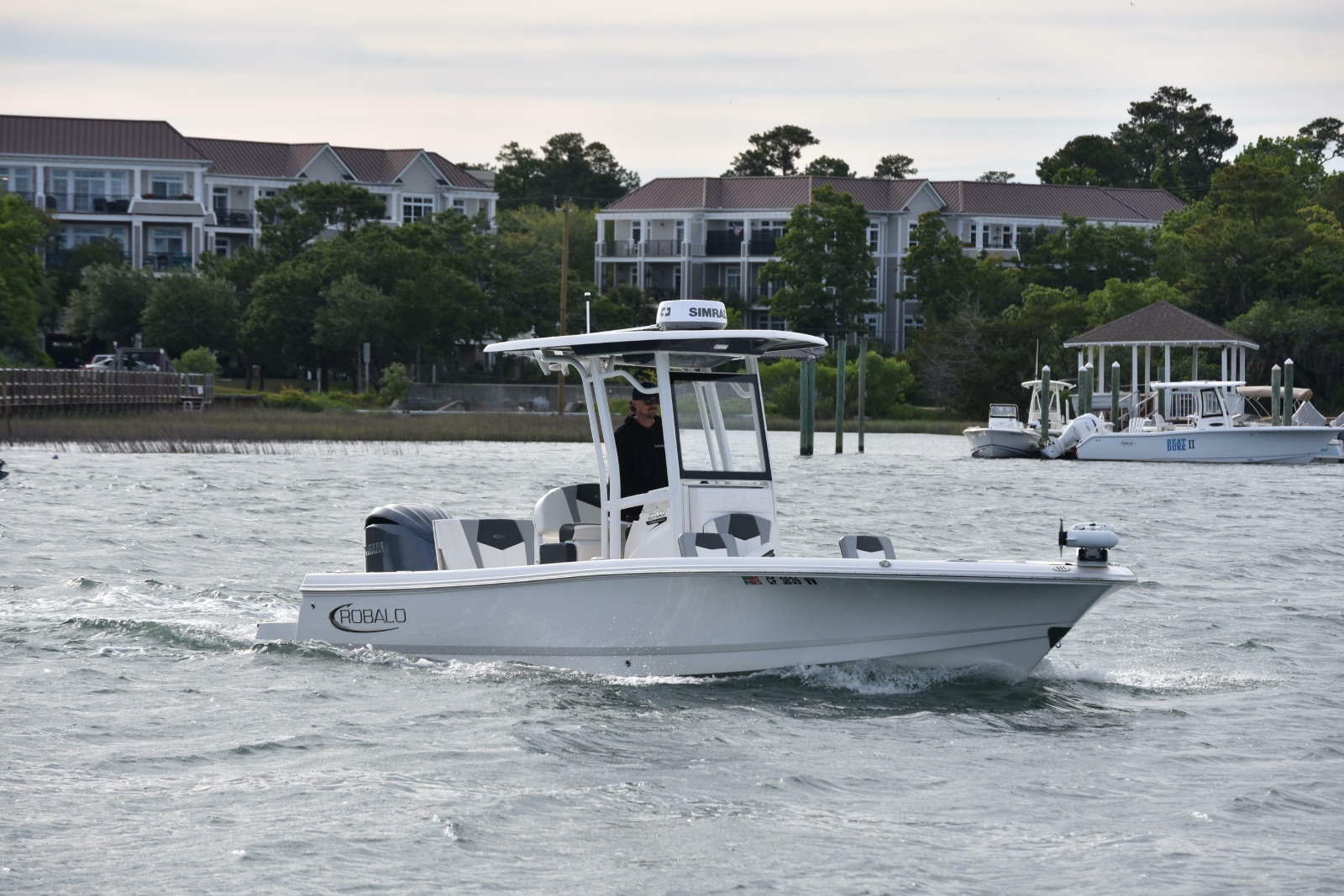 2022 Robalo 246 Cayman