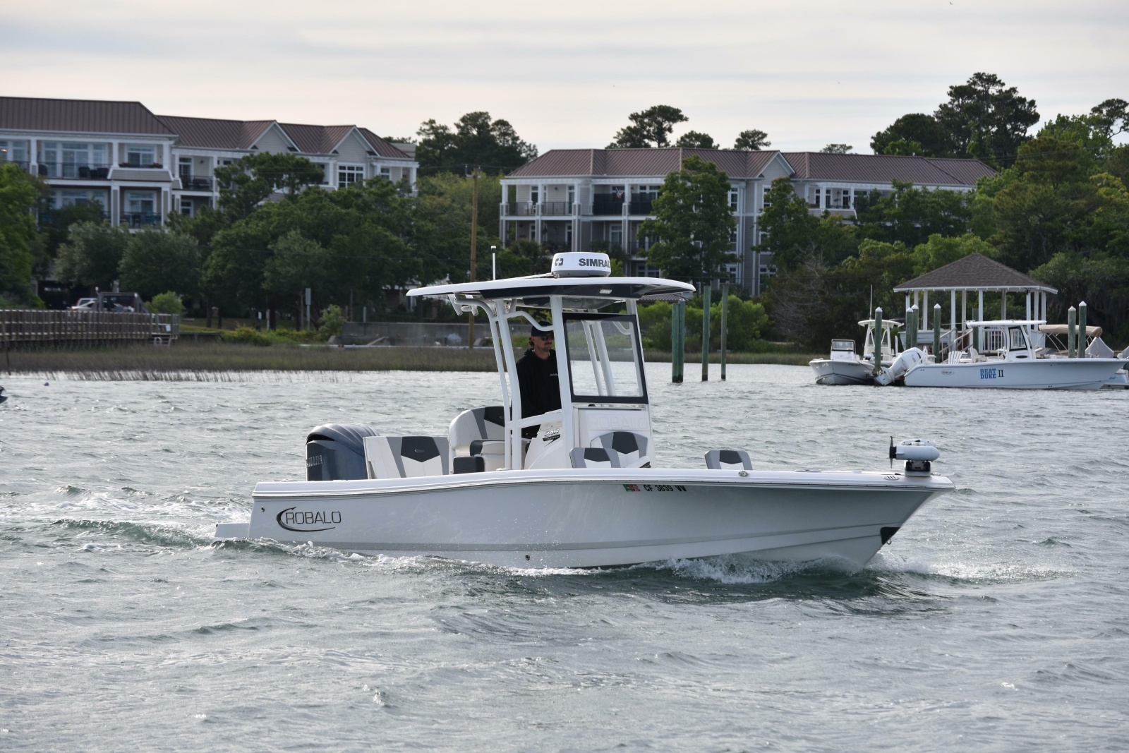 2022 Robalo 246 Cayman