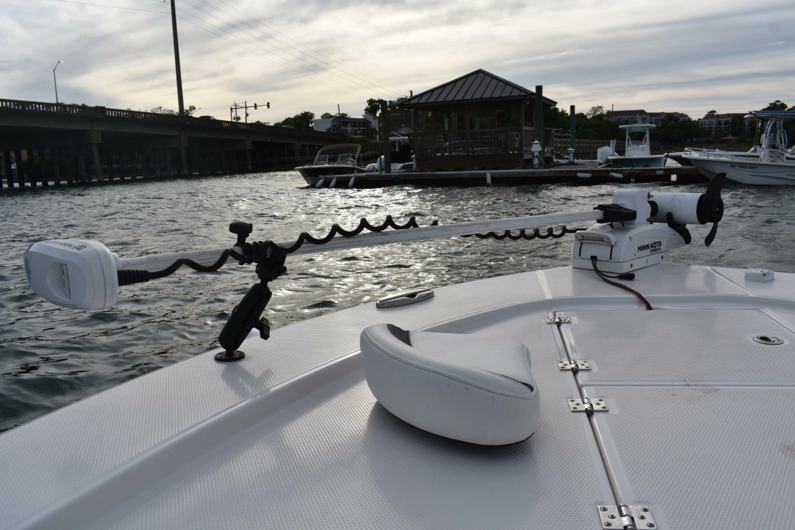 2022 Robalo 246 Cayman
