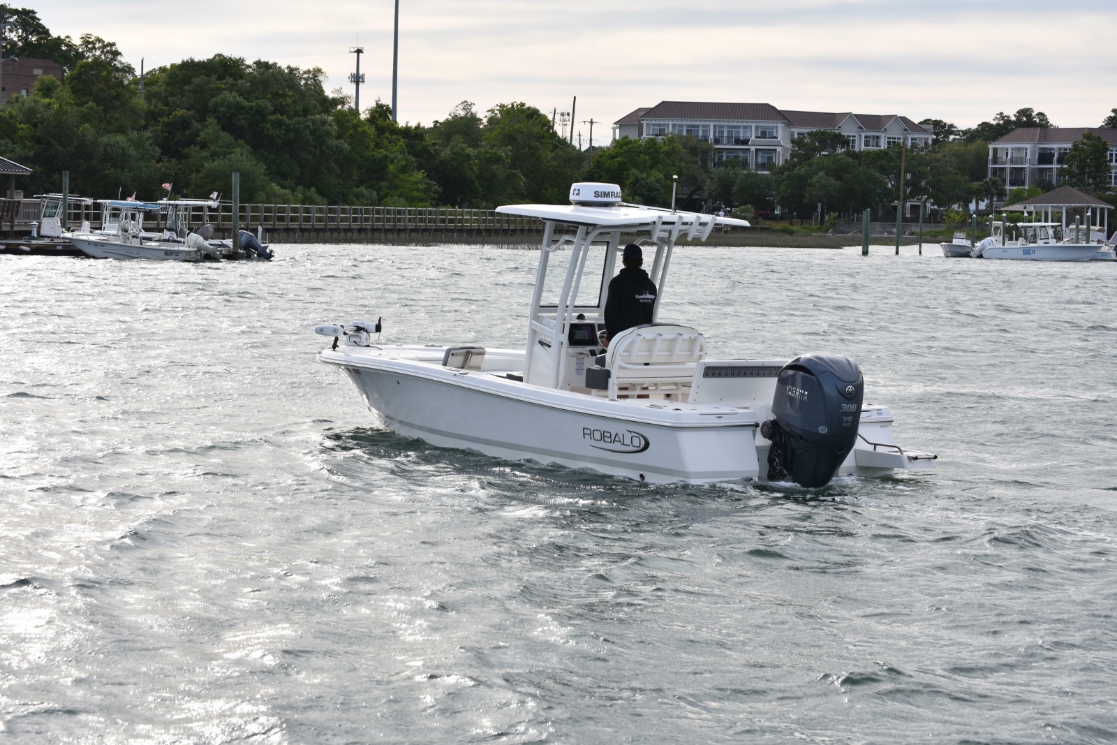 2022 Robalo 246 Cayman