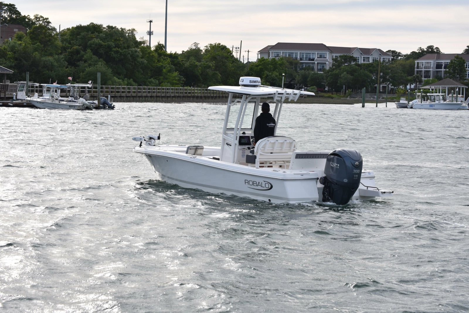 2022 Robalo 246 Cayman