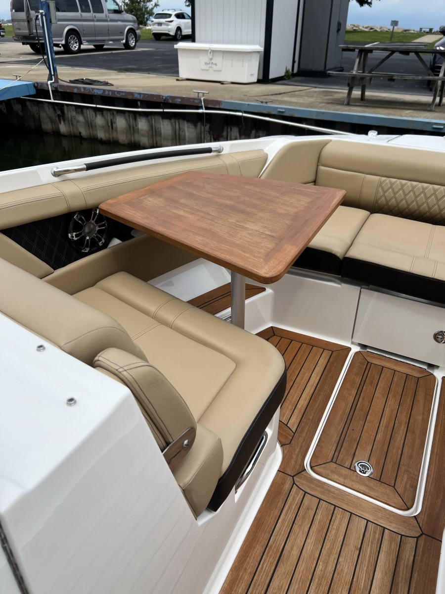 2020 Sea Ray 350 SLX