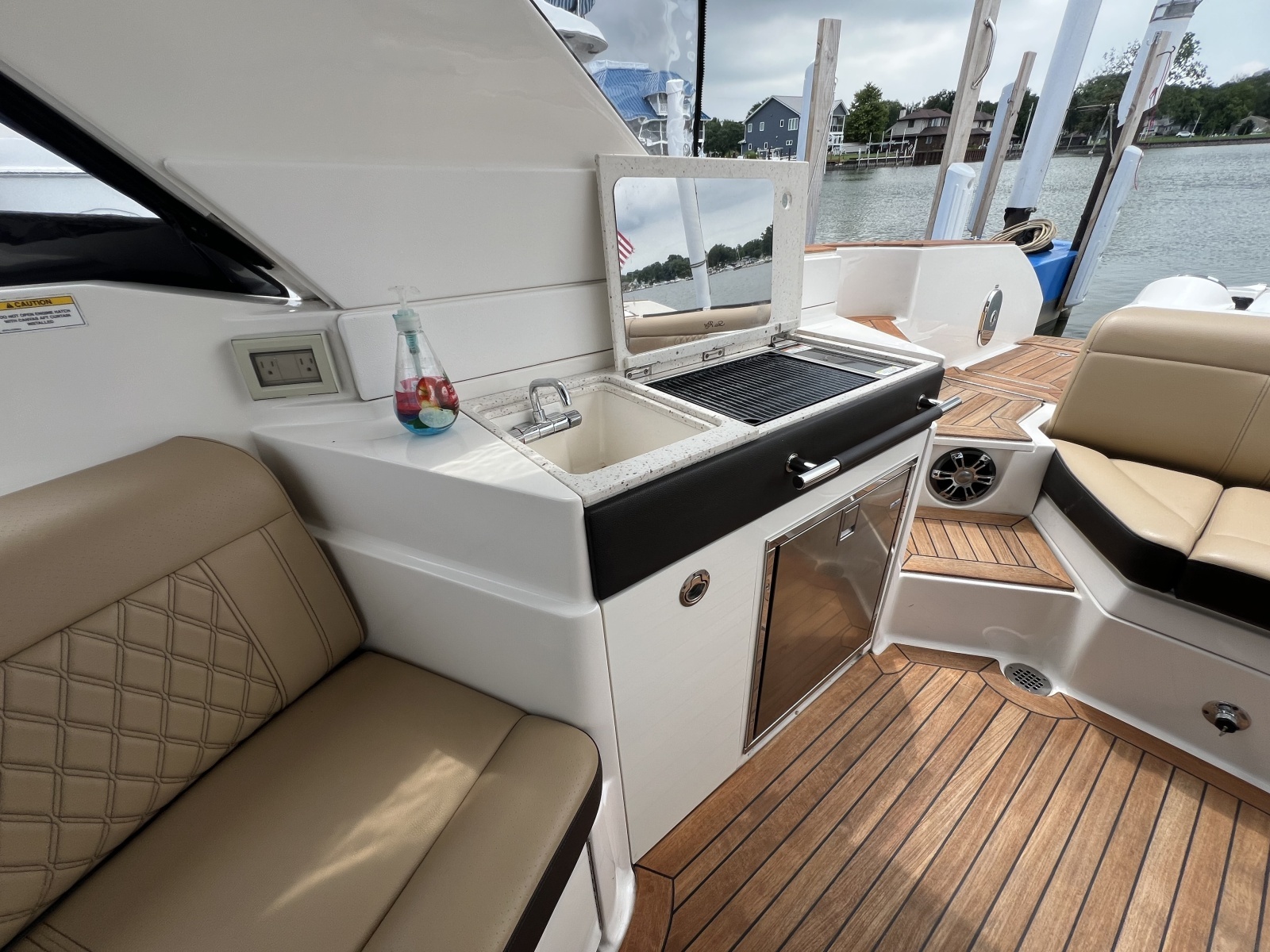 2020 Sea Ray 350 SLX