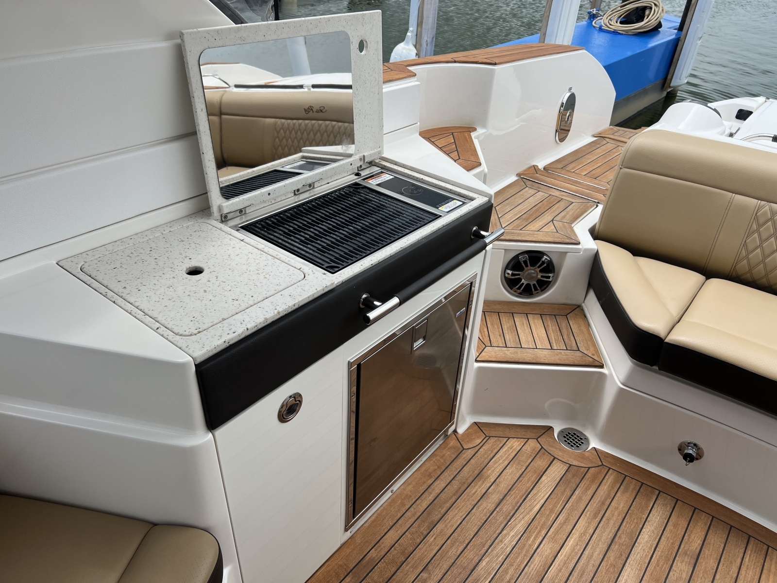 2020 Sea Ray 350 SLX
