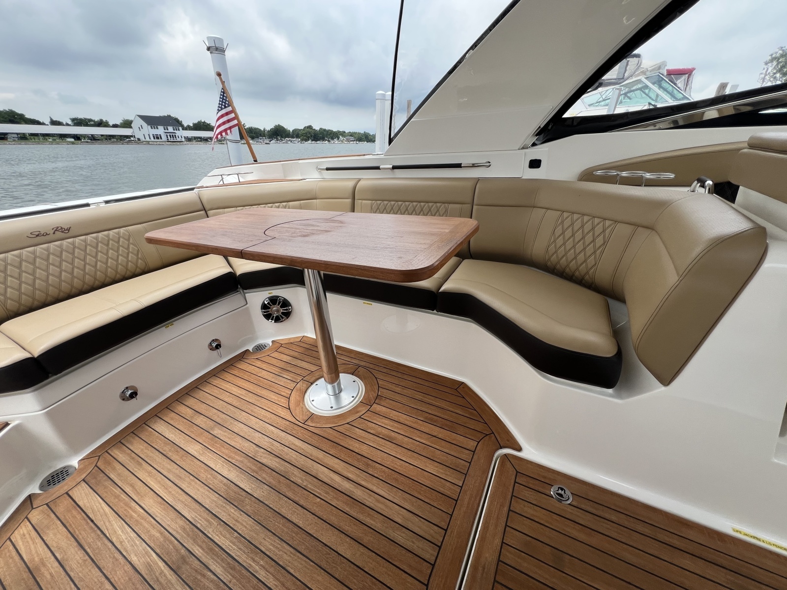 2020 Sea Ray 350 SLX