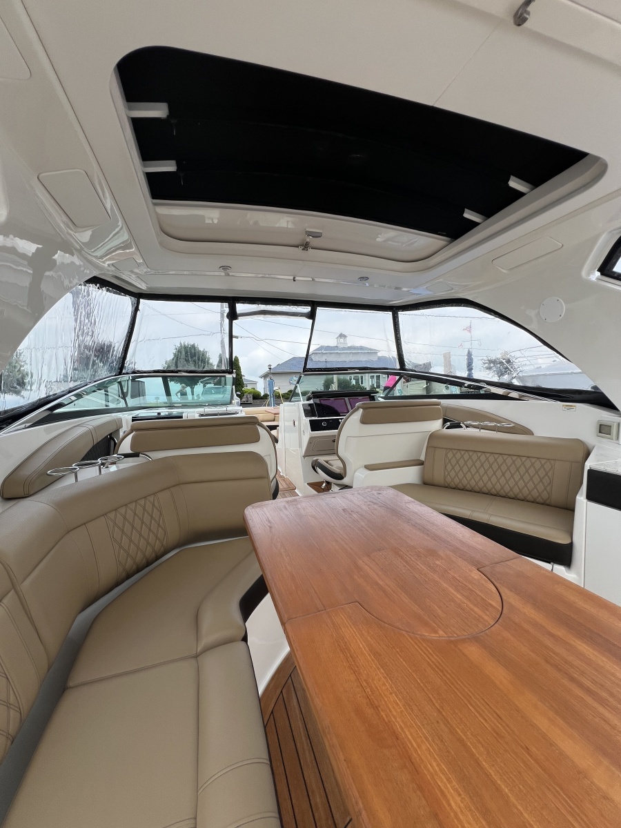 2020 Sea Ray 350 SLX