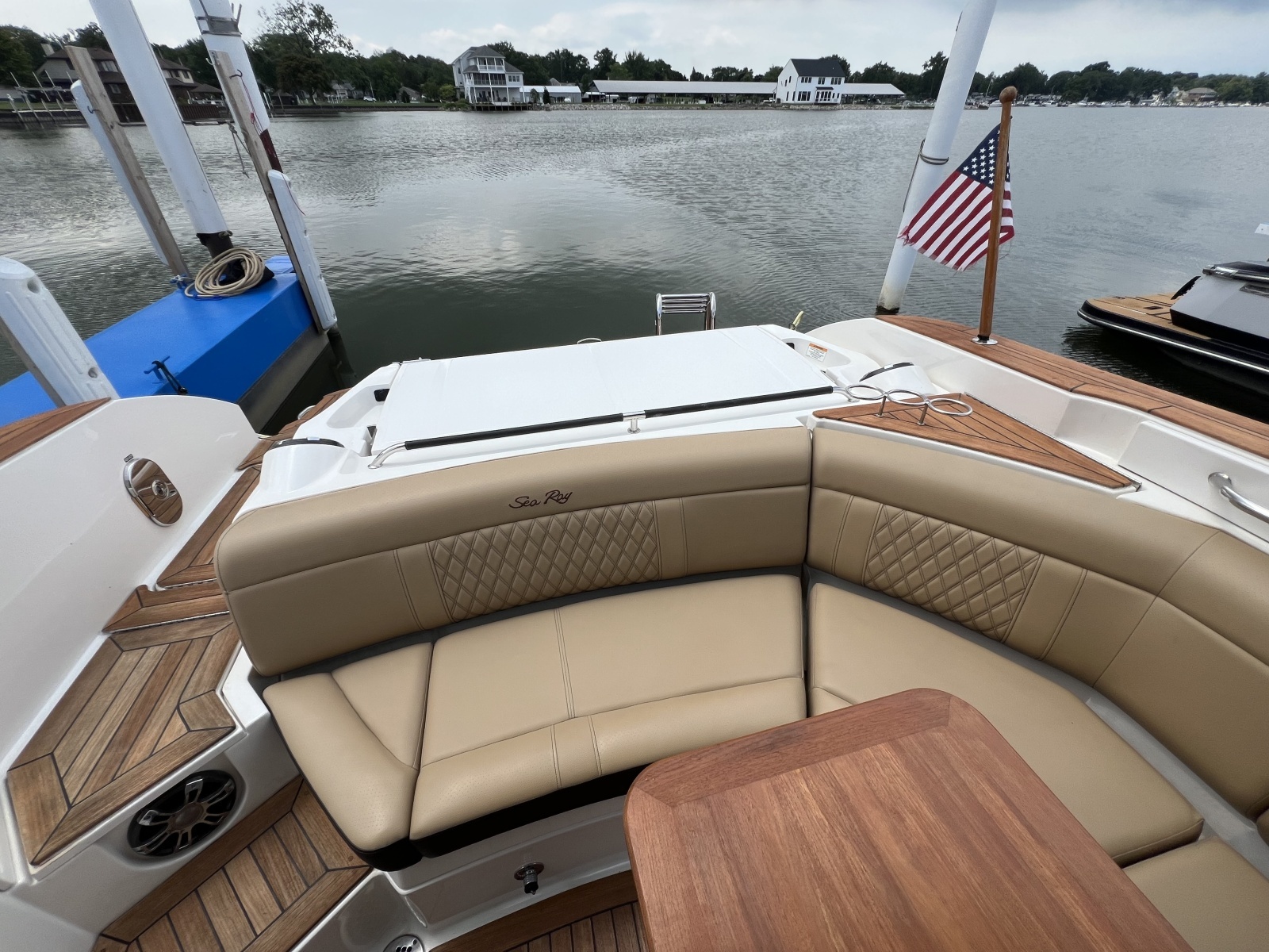 2020 Sea Ray 350 SLX