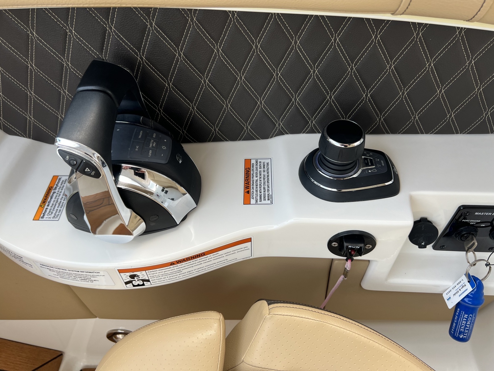 2020 Sea Ray 350 SLX