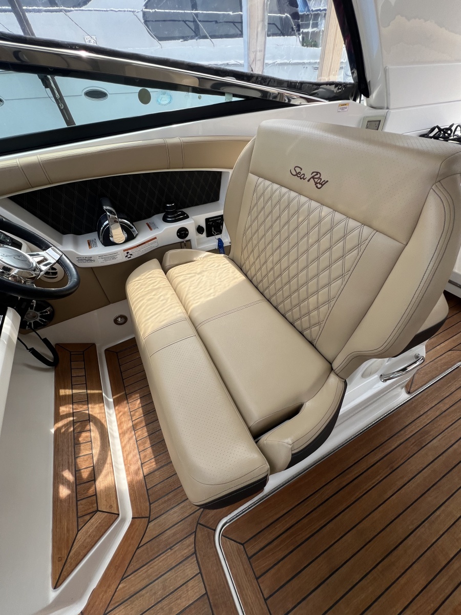 2020 Sea Ray 350 SLX