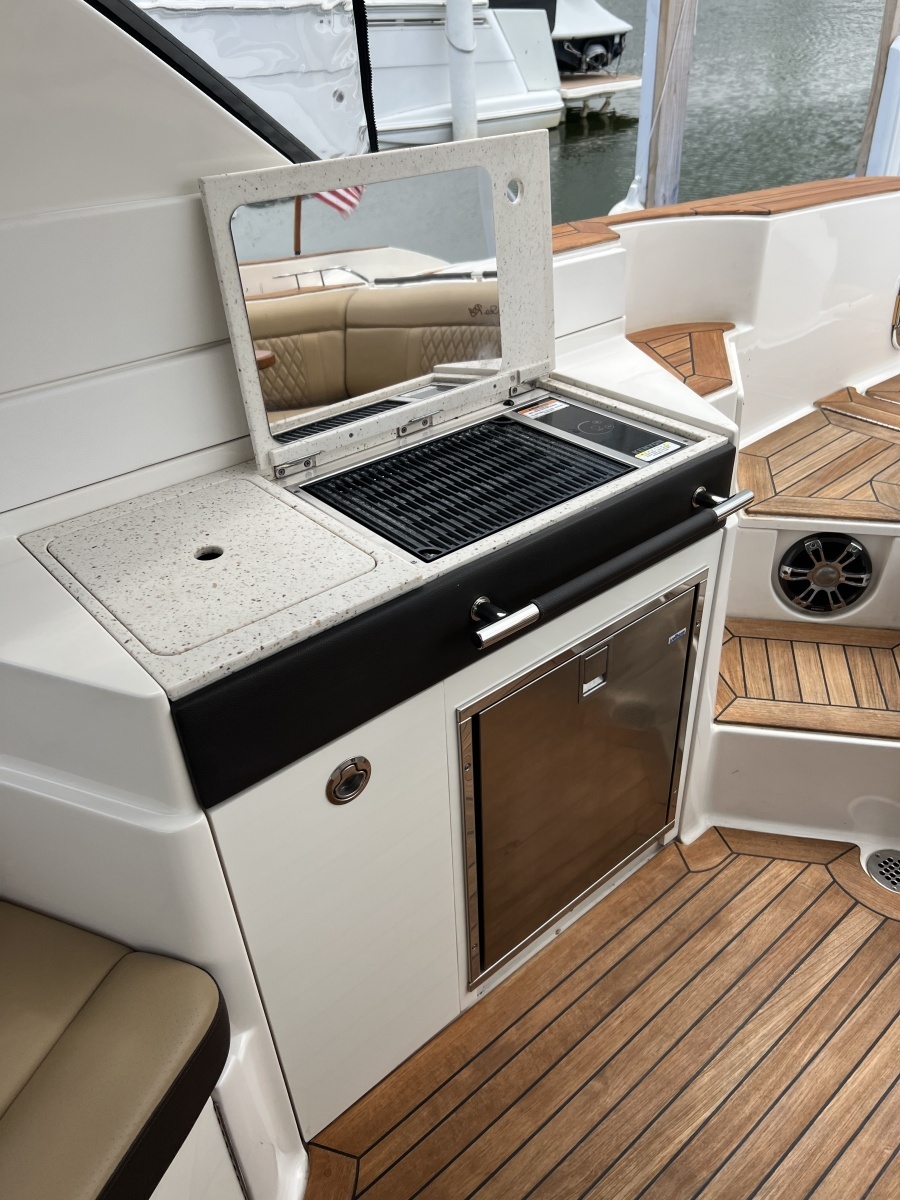 2020 Sea Ray 350 SLX