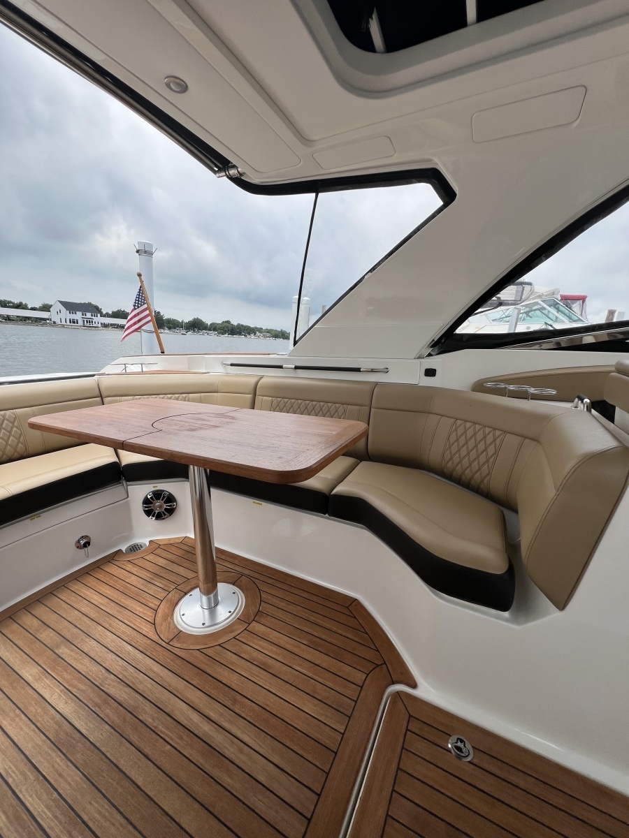 2020 Sea Ray 350 SLX
