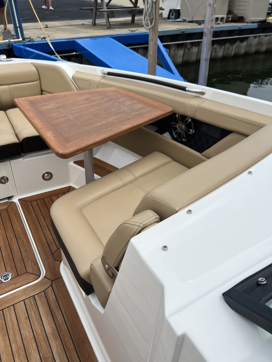 2020 Sea Ray 350 SLX