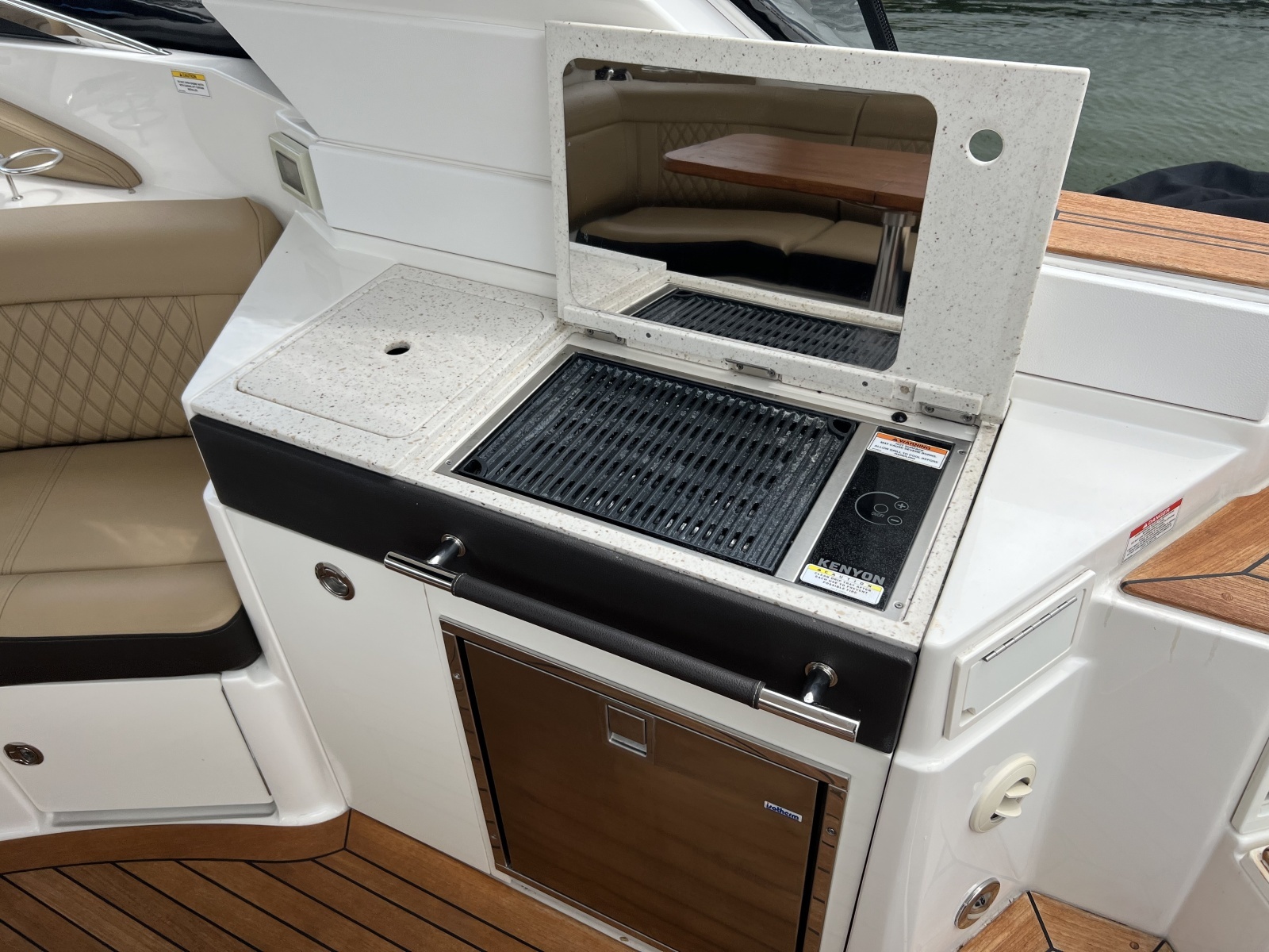 2020 Sea Ray 350 SLX