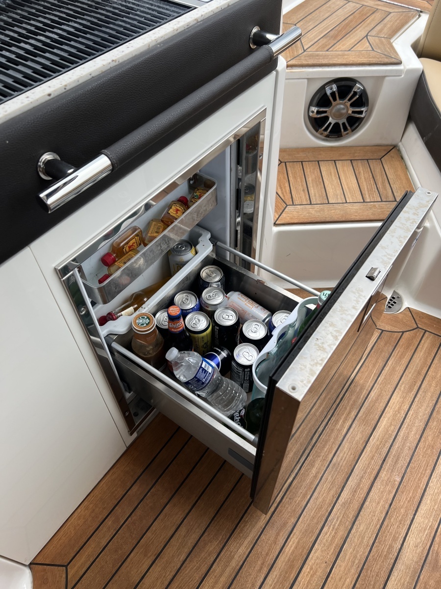 2020 Sea Ray 350 SLX