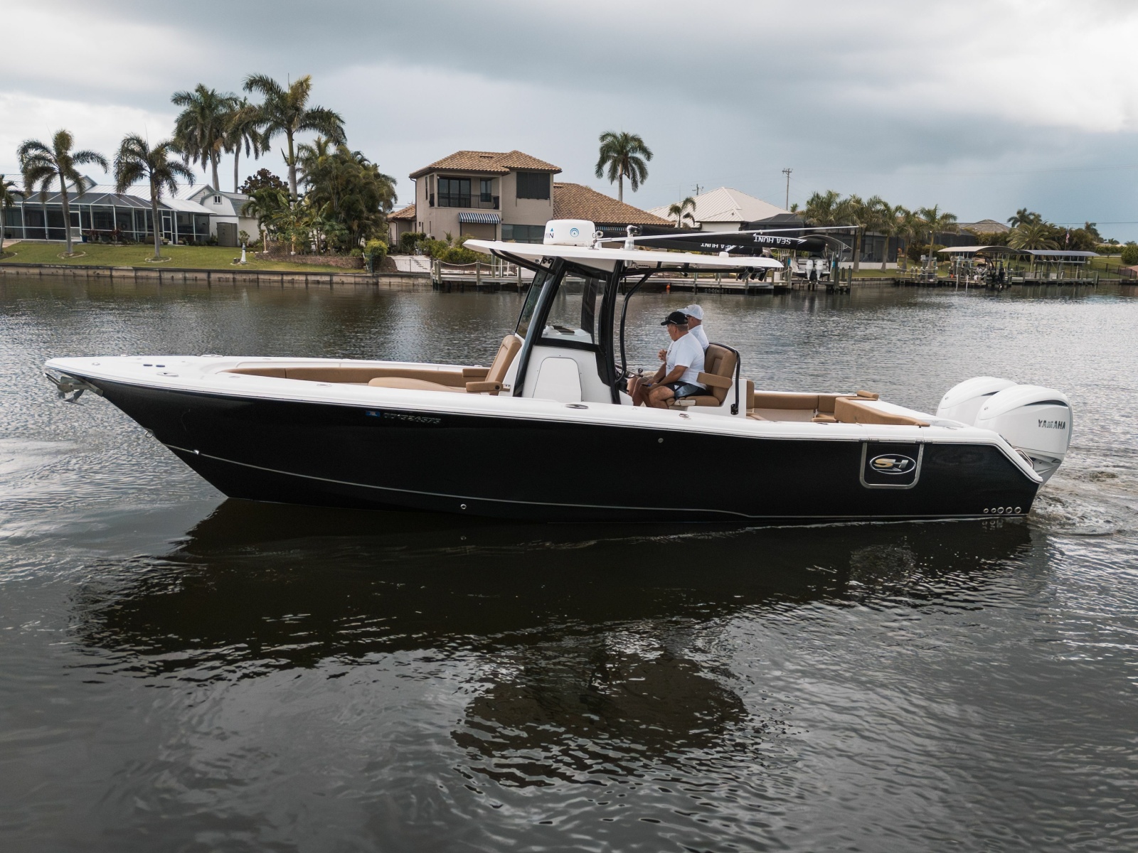 2022 Sea Hunt Gamefish 30CB
