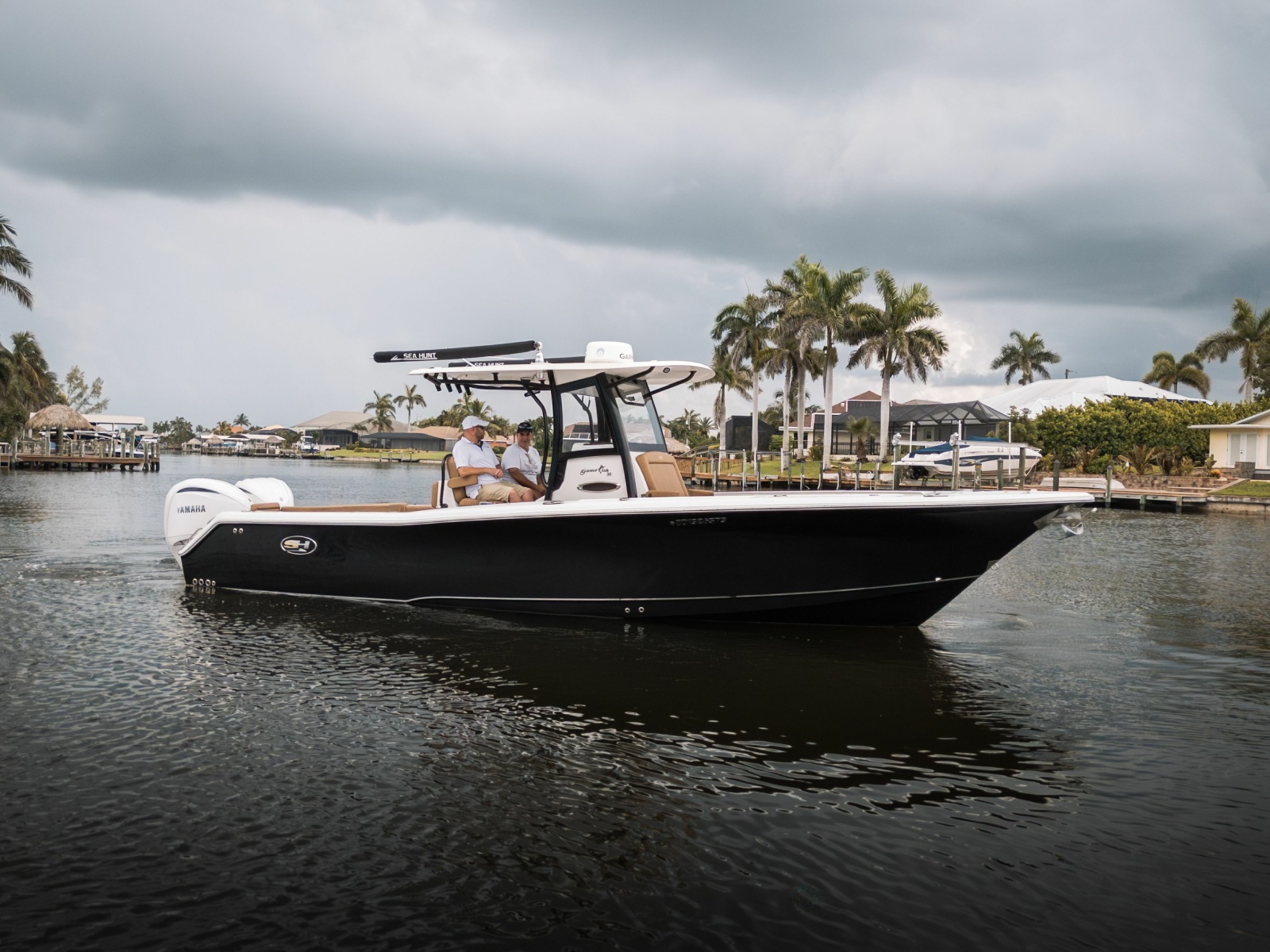 2022 Sea Hunt Gamefish 30 Coffin Box