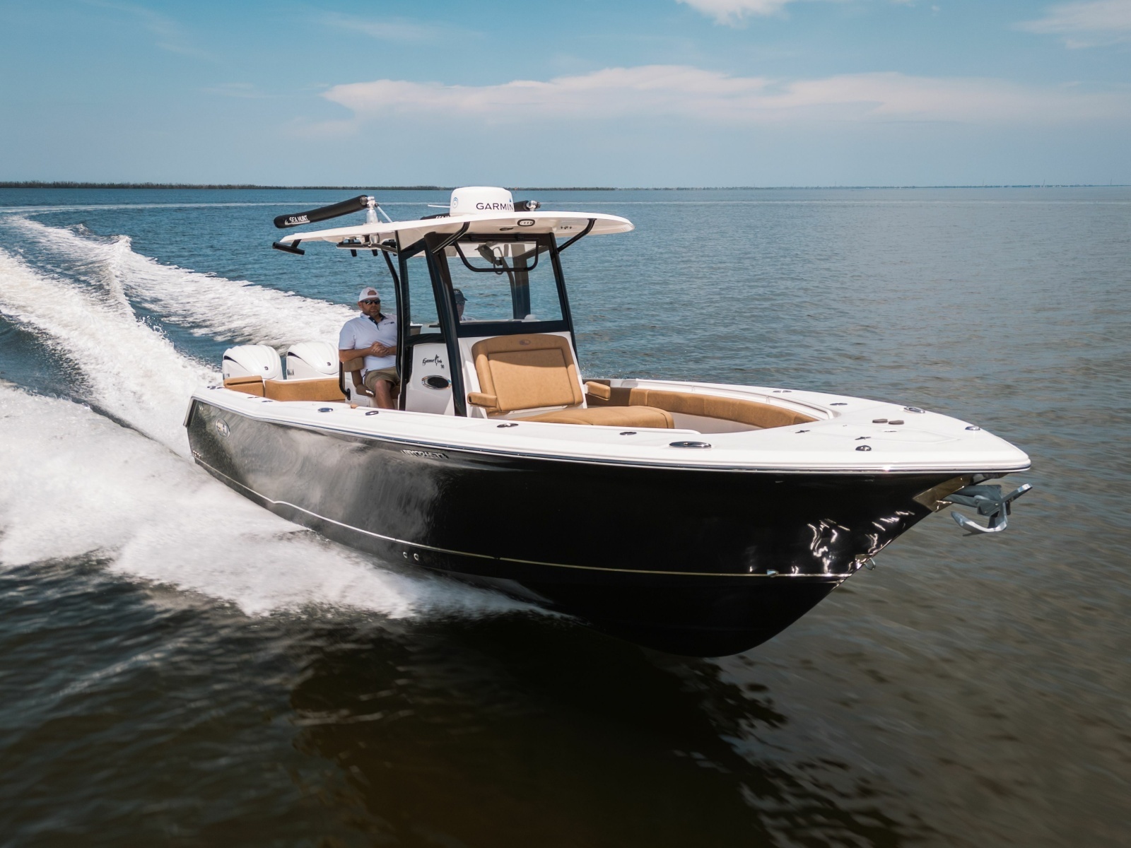 2022 Sea Hunt Gamefish 30 Coffin Box