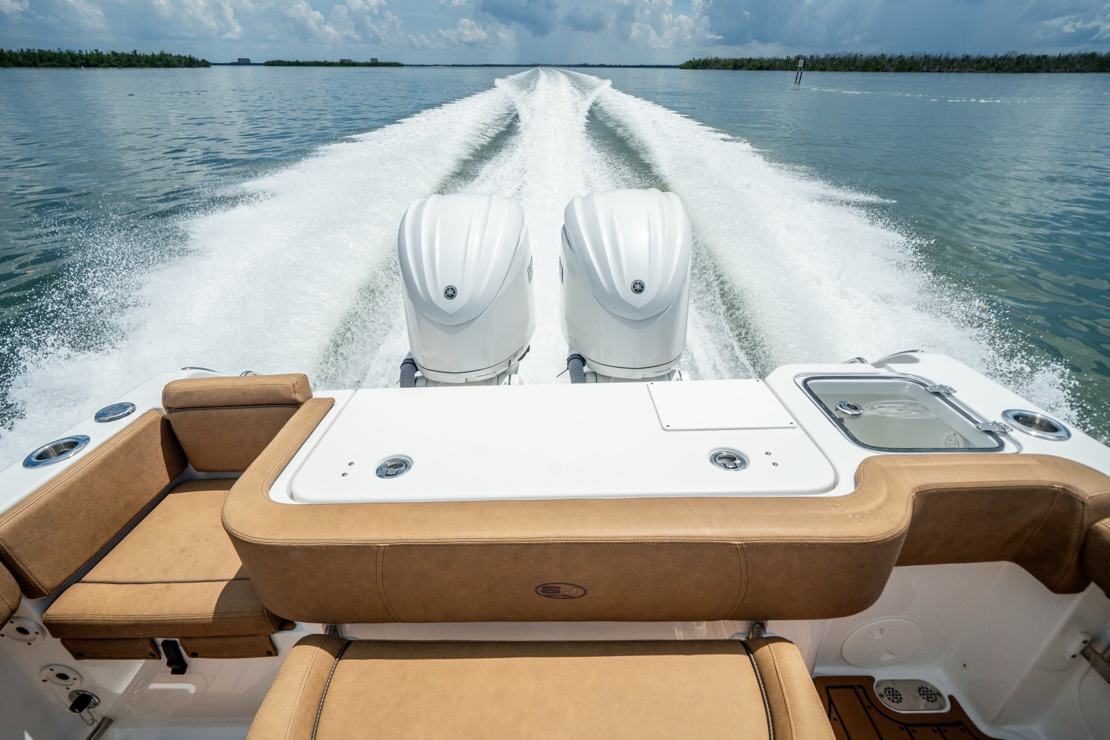 2022 Sea Hunt Gamefish 30 Coffin Box