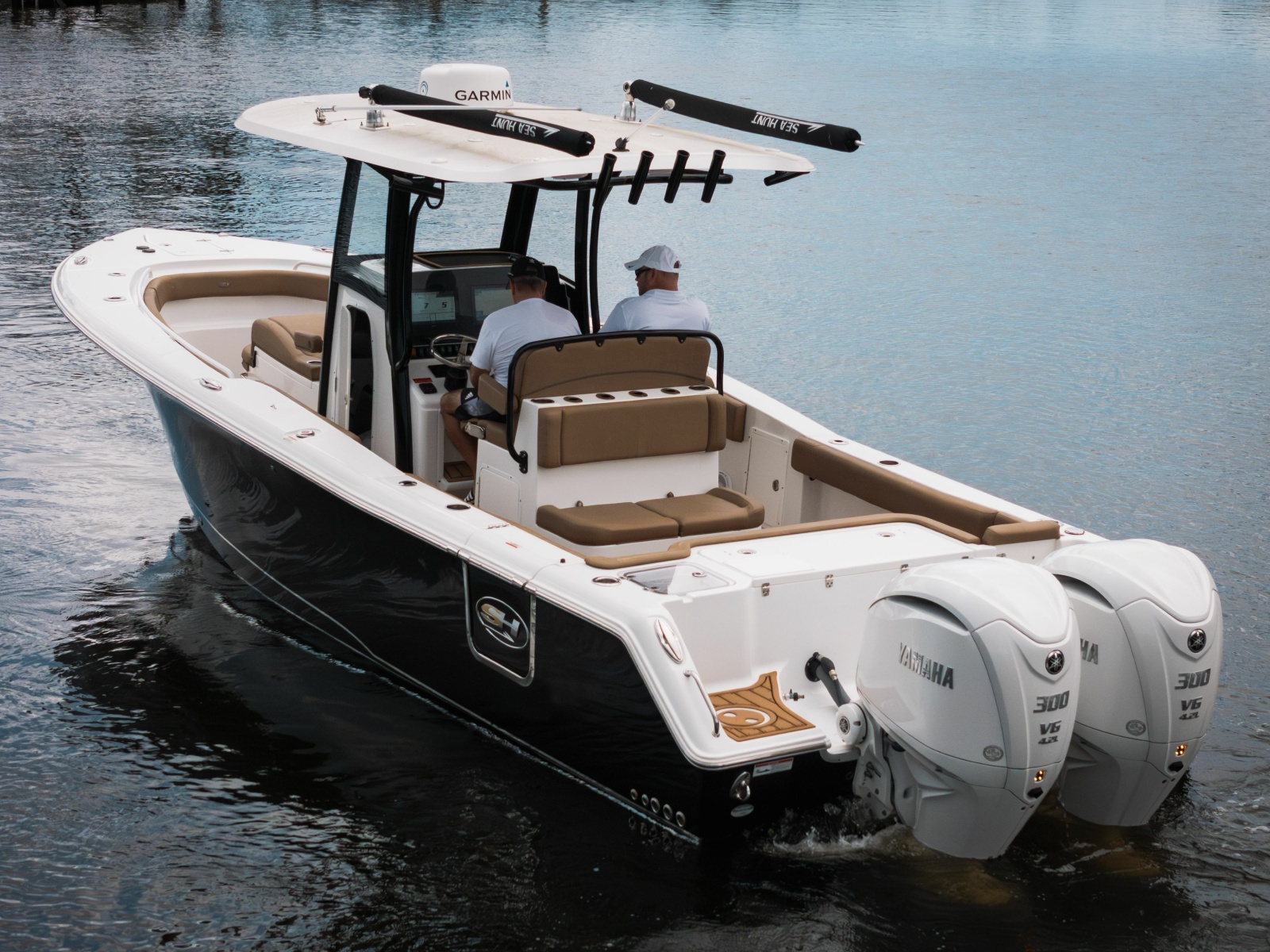 2022 Sea Hunt Gamefish 30 Coffin Box