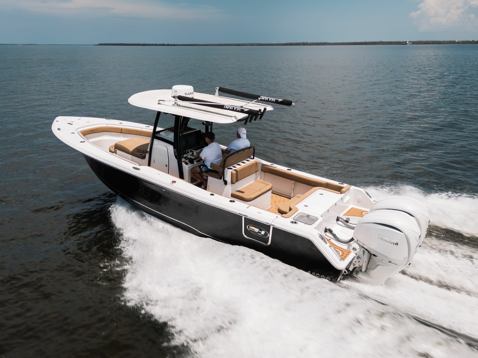 2022 Sea Hunt Gamefish 30 Coffin Box