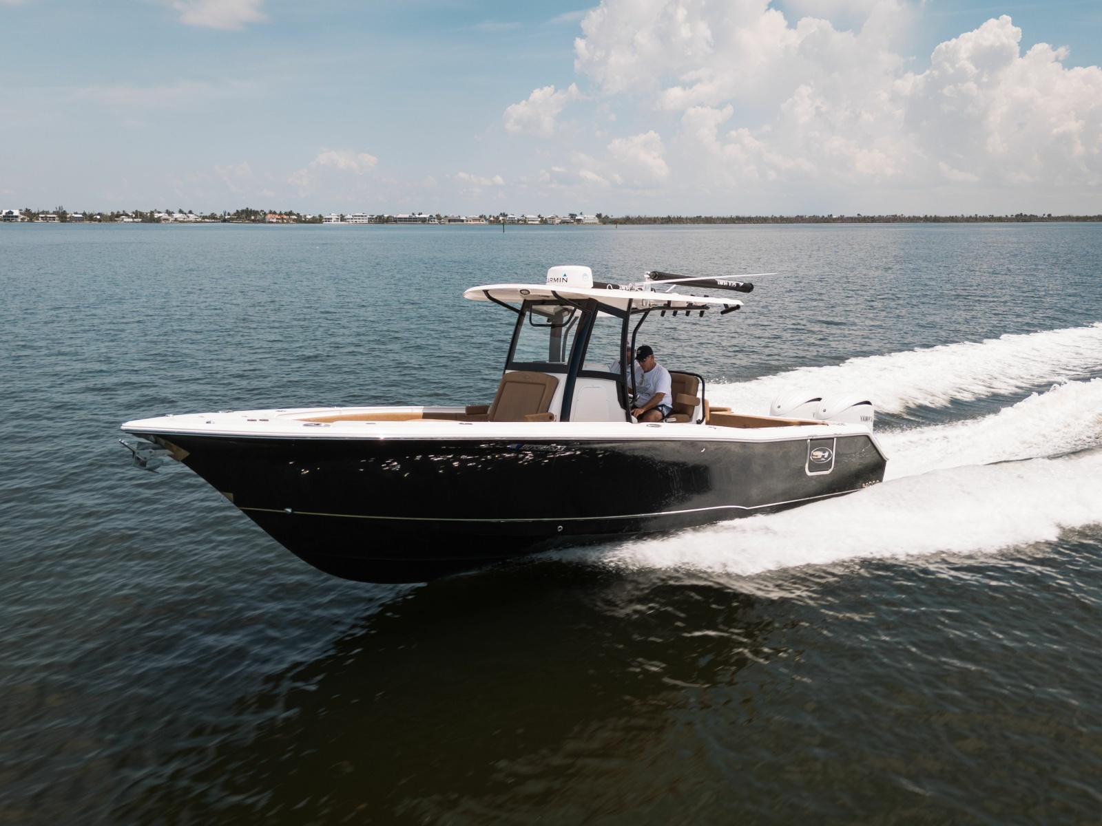 2022 Sea Hunt Gamefish 30 Coffin Box