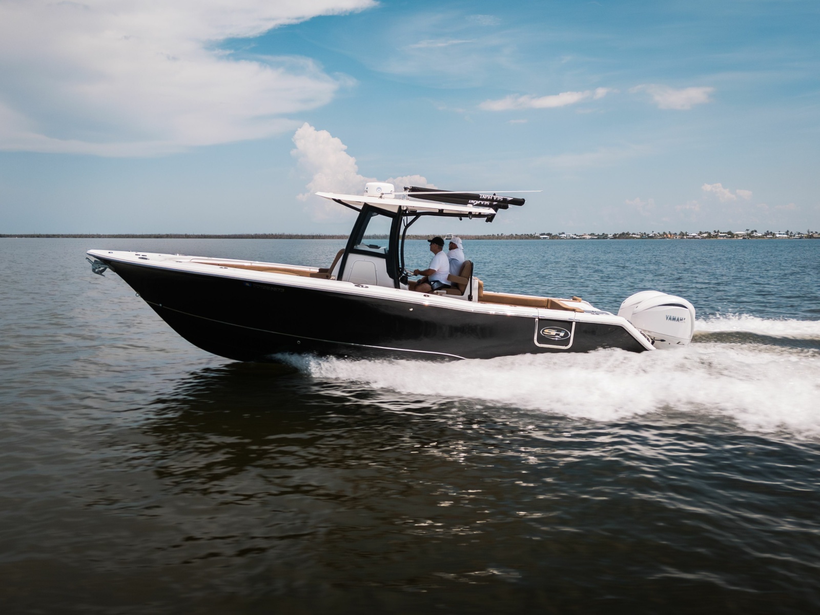 2022 Sea Hunt Gamefish 30 Coffin Box