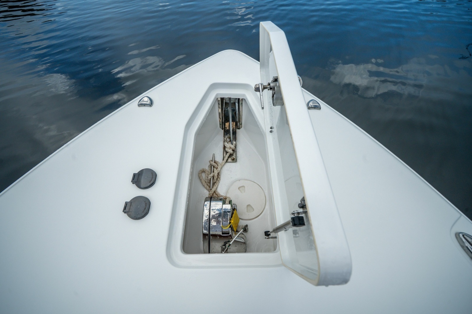 2022 Sea Hunt Gamefish 30 Coffin Box