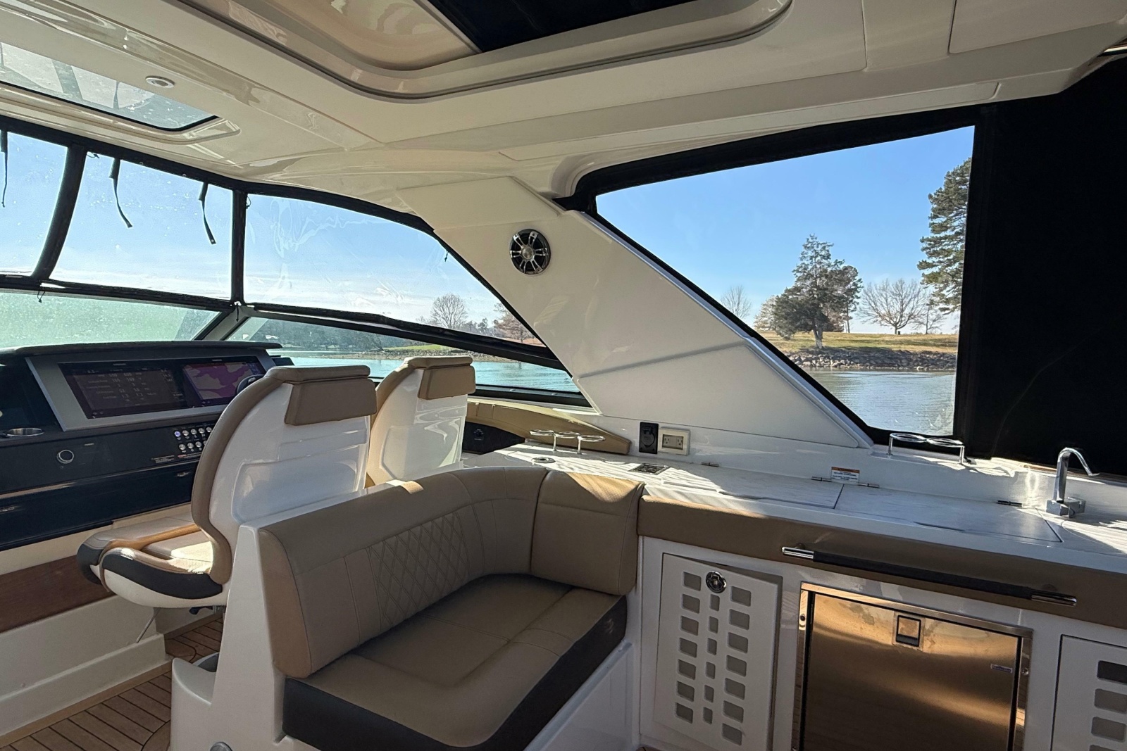 2022 Sea Ray SLX 400