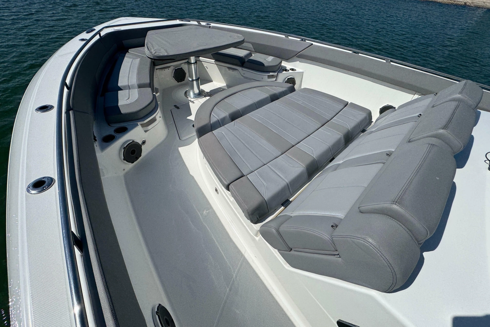 2021 Boston Whaler 420 Outrage