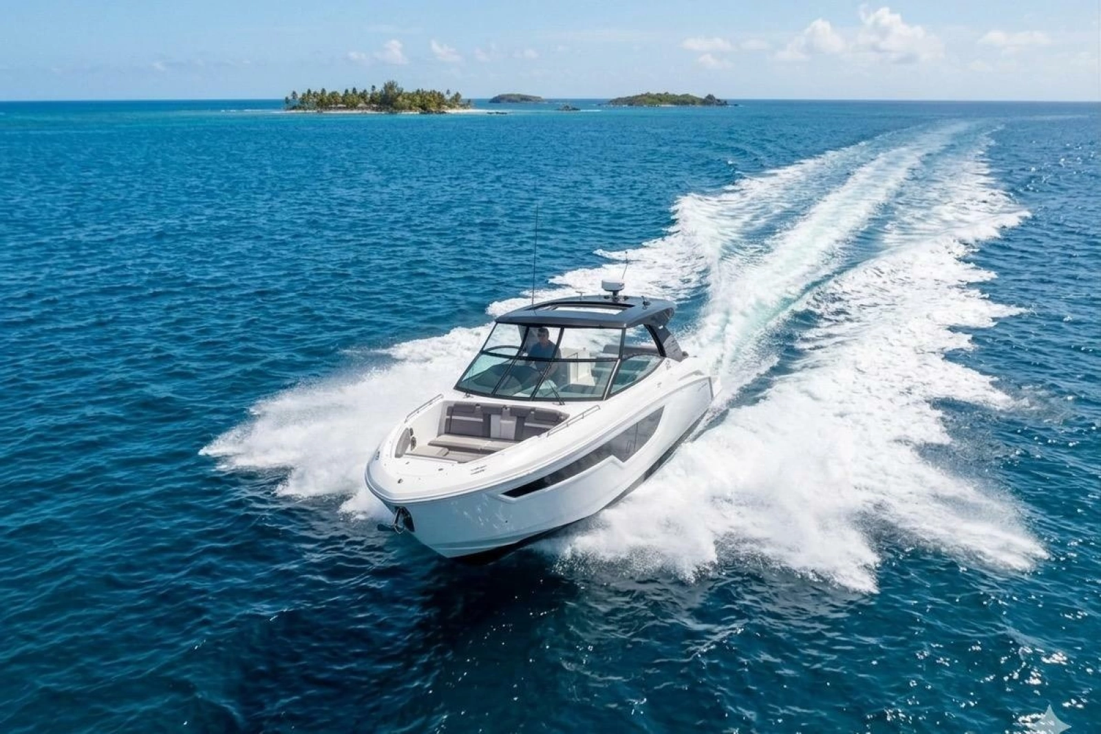 2021 Cruisers Yachts 38 GLS OB