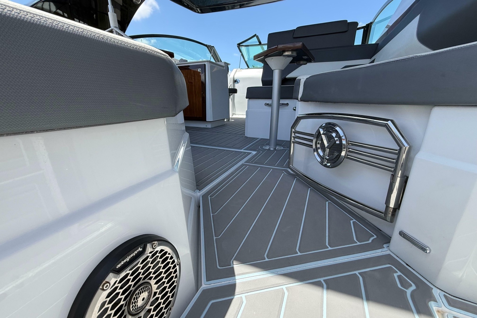 2021 Cruisers Yachts 38 GLS OB