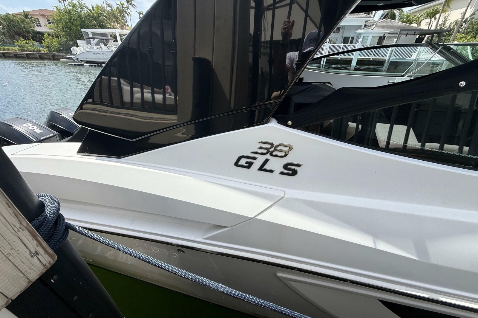 2021 Cruisers Yachts 38 GLS OB