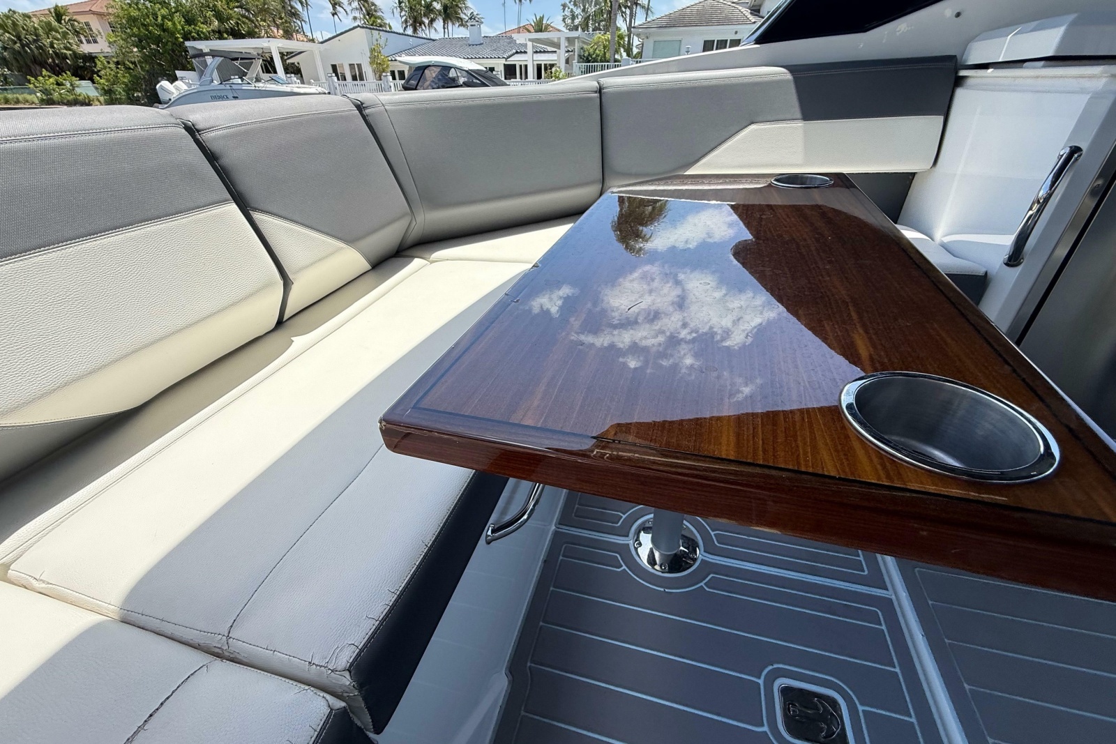 2021 Cruisers Yachts 38 GLS OB