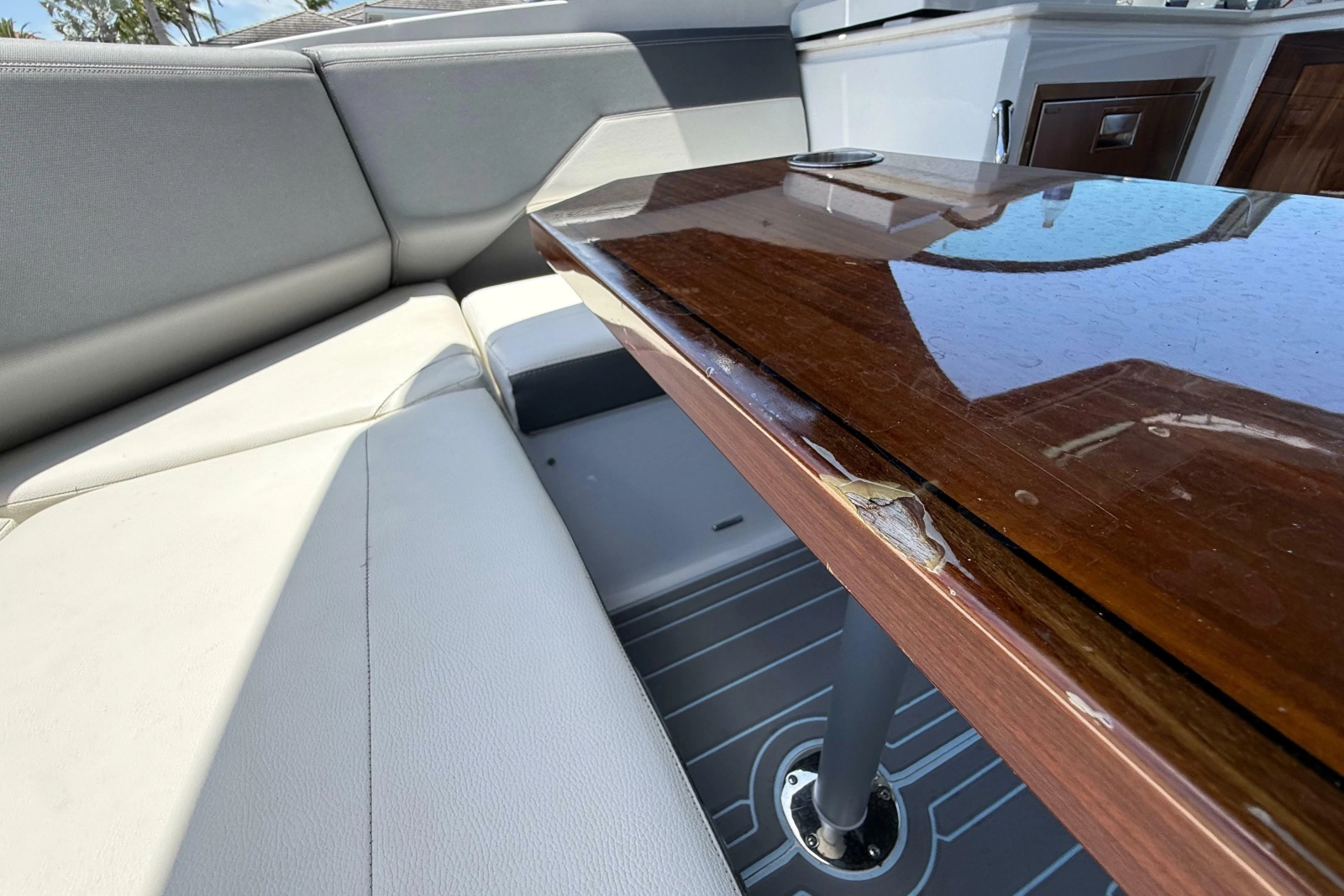 2021 Cruisers Yachts 38 GLS OB
