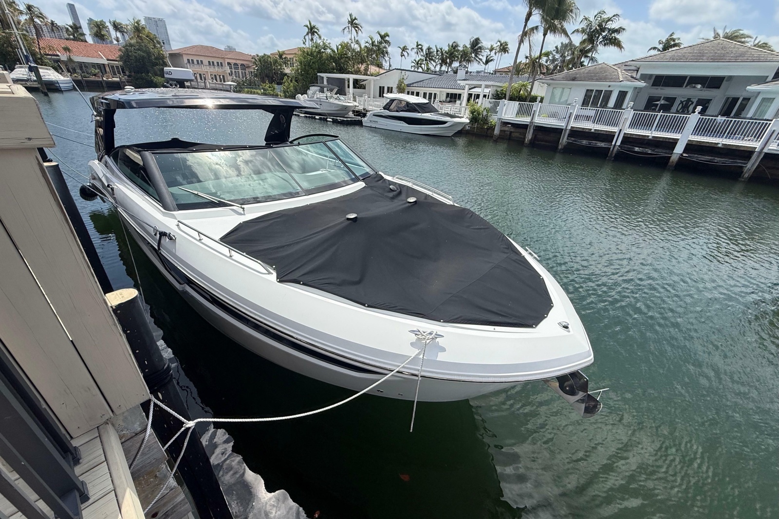 2021 Cruisers Yachts 38 GLS OB