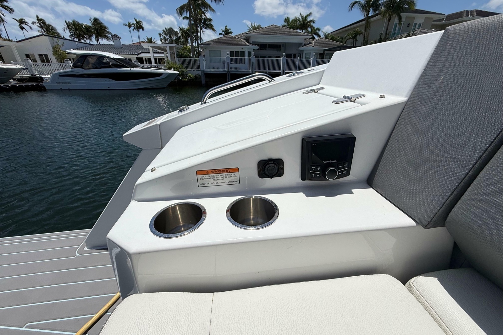 2021 Cruisers Yachts 38 GLS OB