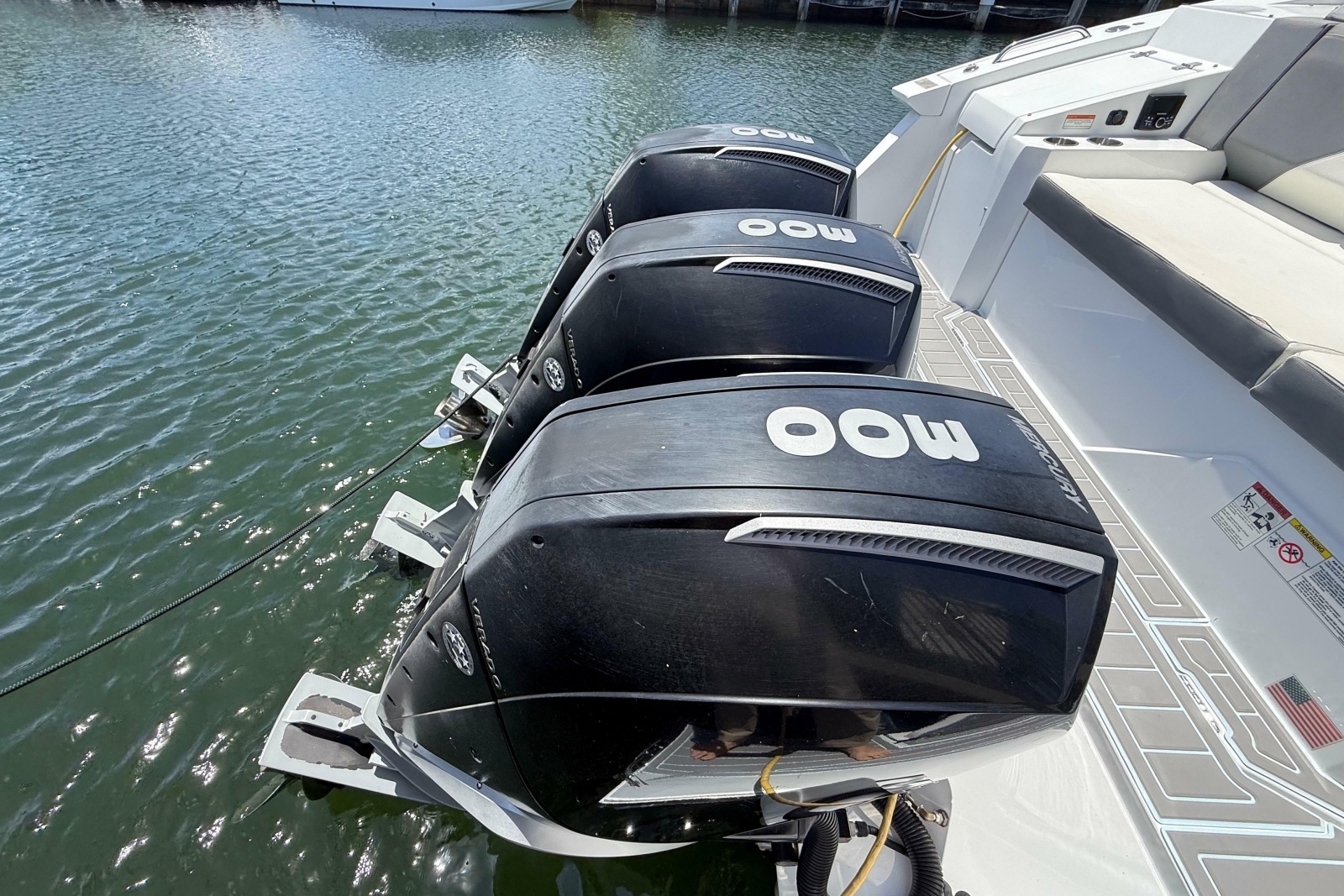 2021 Cruisers Yachts 38 GLS OB