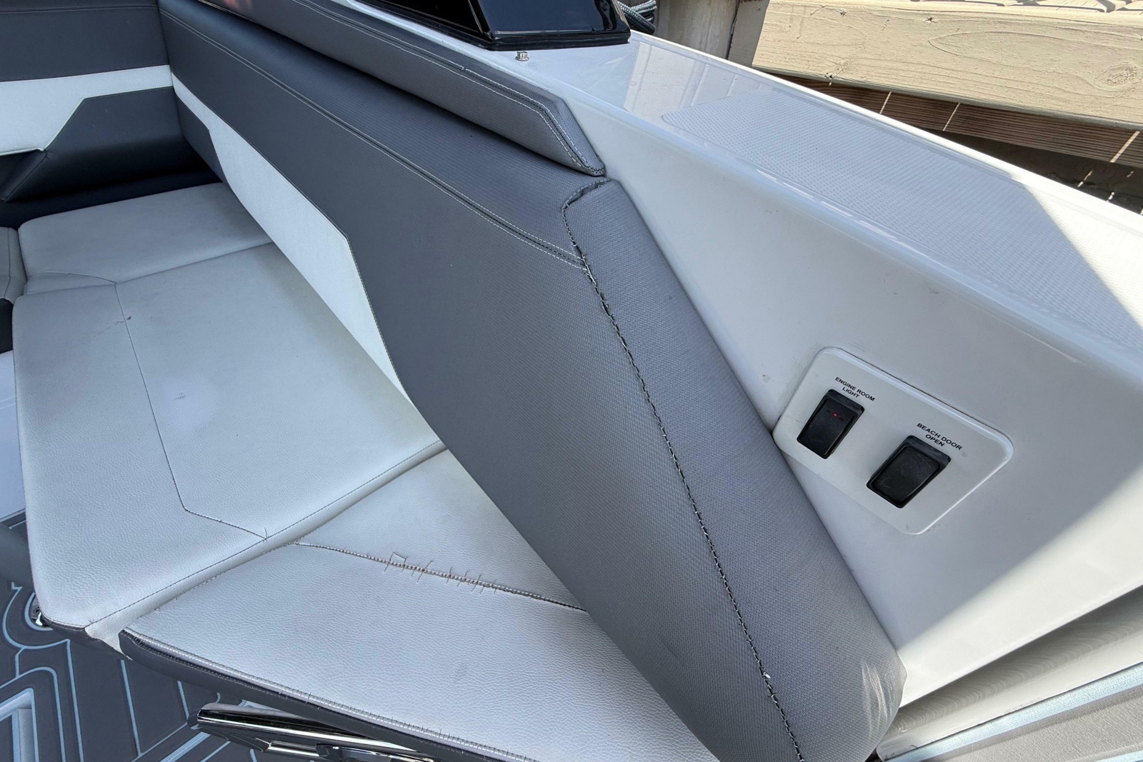 2021 Cruisers Yachts 38 GLS OB