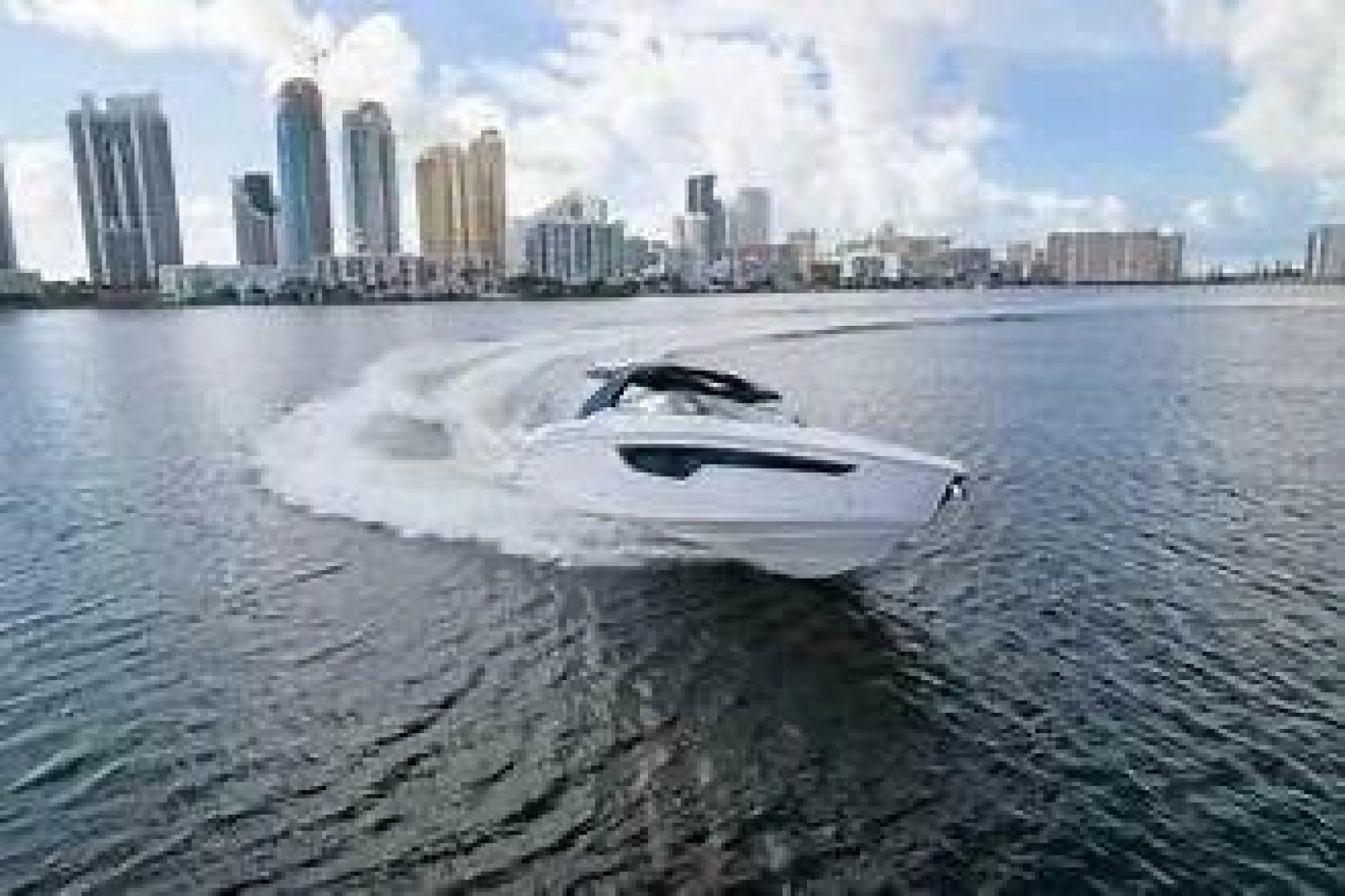 2021 Cruisers Yachts 38 GLS OB