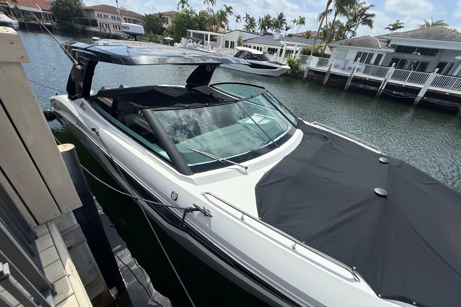 2021 Cruisers Yachts 38 GLS OB