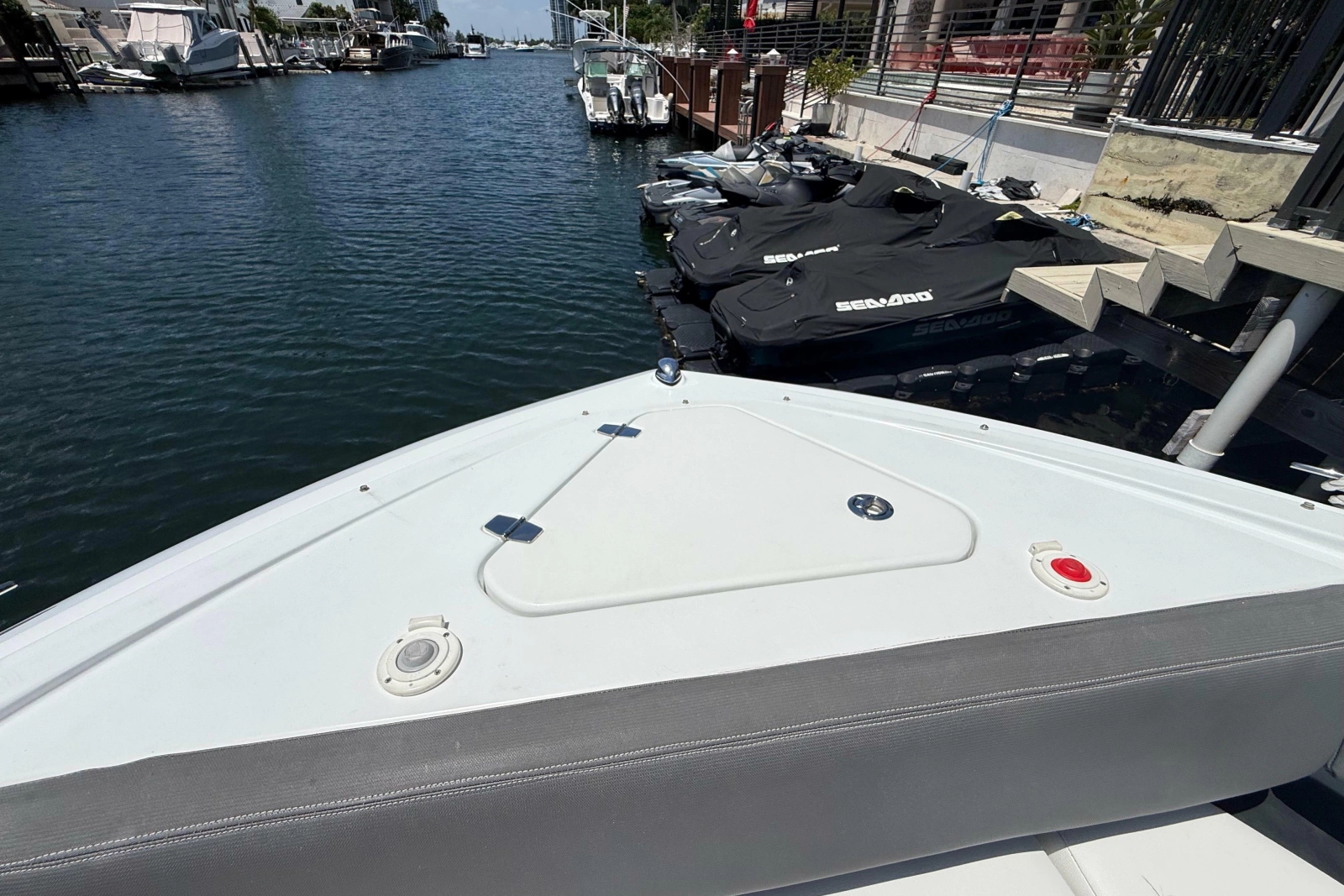 2021 Cruisers Yachts 38 GLS OB