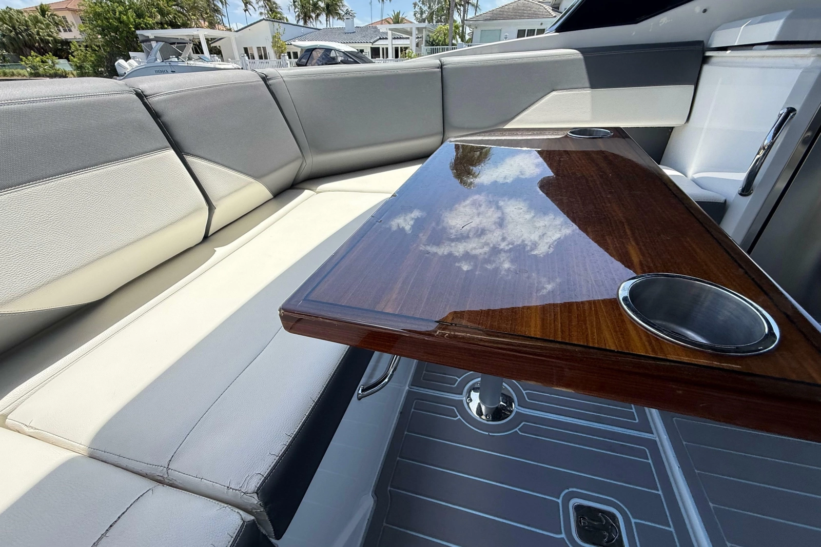 2021 Cruisers Yachts 38 GLS OB