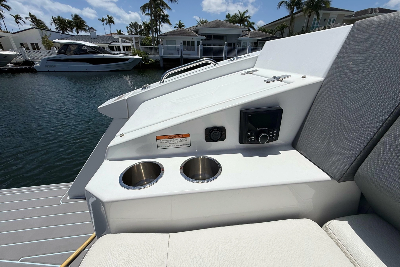2021 Cruisers Yachts 38 GLS OB