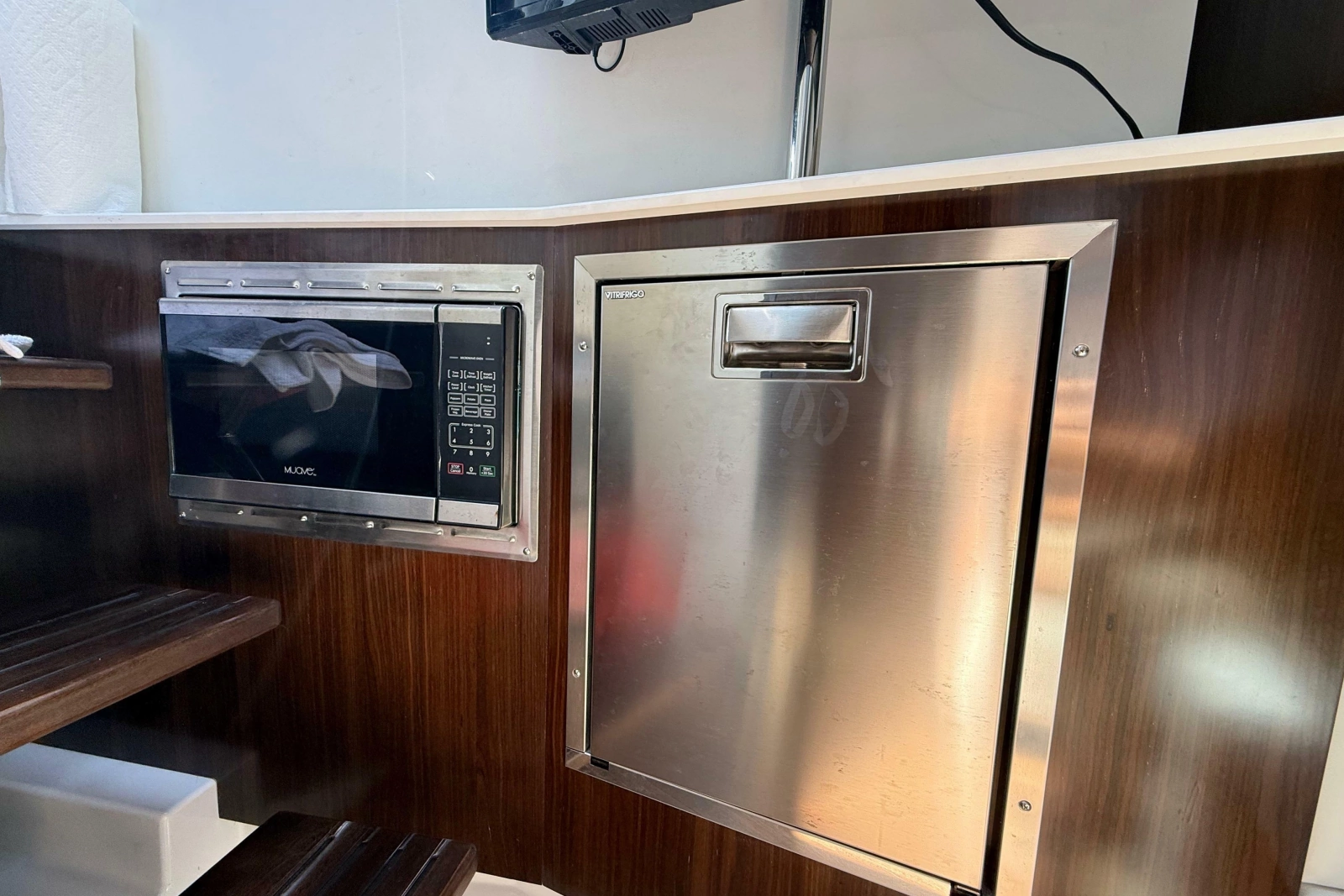 2021 Cruisers Yachts 38 GLS OB