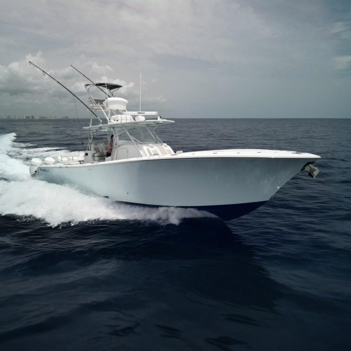 2021 Front Runner 39 Center Console