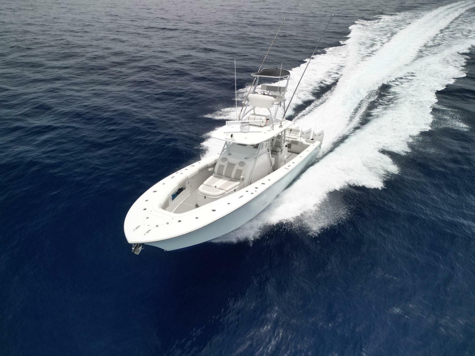 2021 Front Runner 39 Center Console